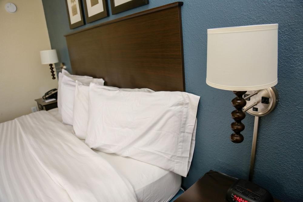 Americinn By Wyndham Mankato Event Center Near Msu Exterior photo