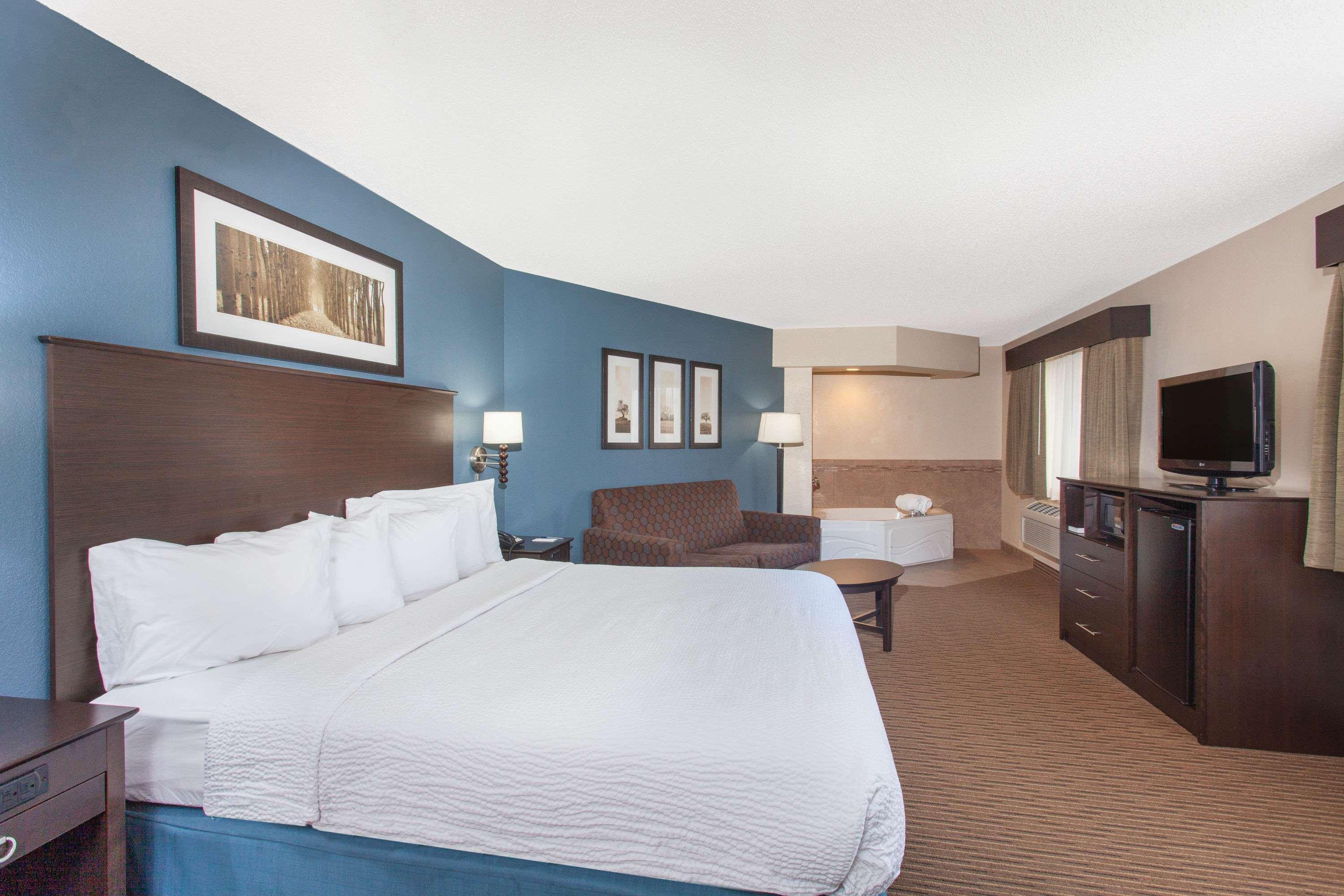 Americinn By Wyndham Mankato Event Center Near Msu Exterior photo