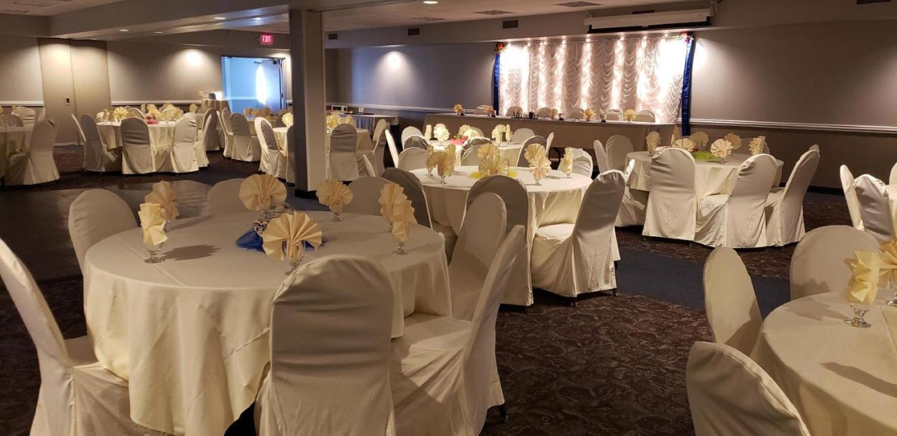 Americinn By Wyndham Mankato Event Center Near Msu Exterior photo